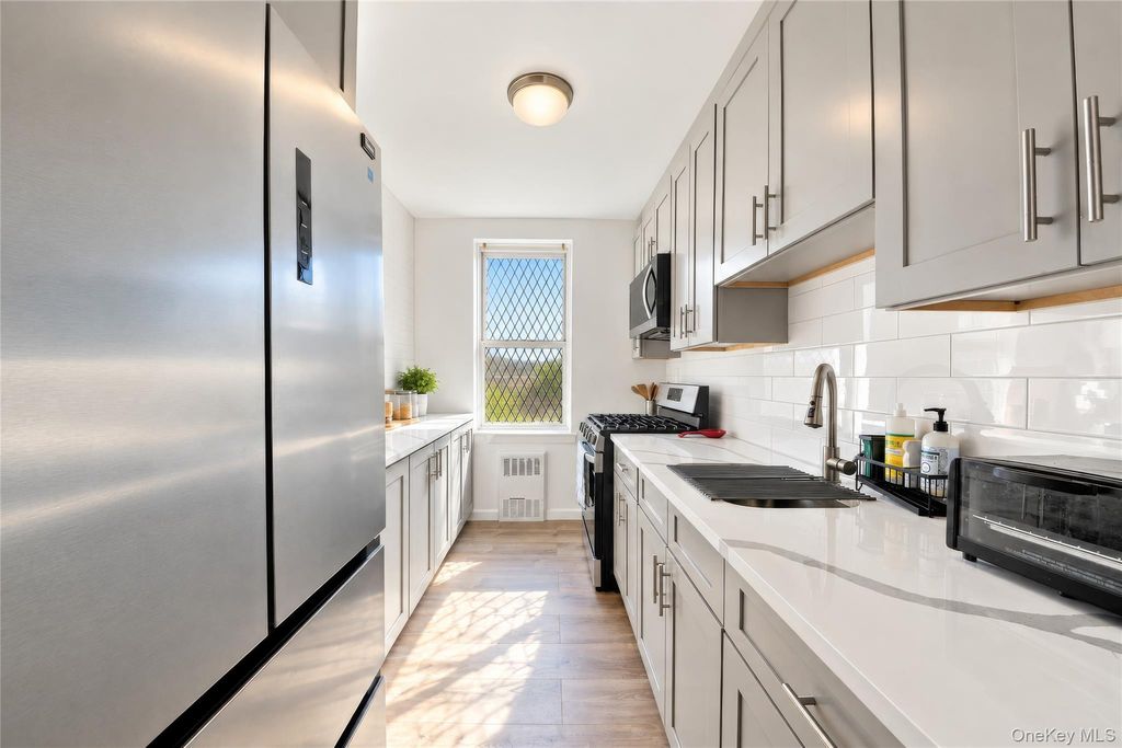 300 N Broadway 4M, Yonkers, NY 10701 — exterior