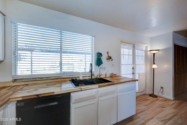 498 W GAIL Drive, Chandler, AZ 85225