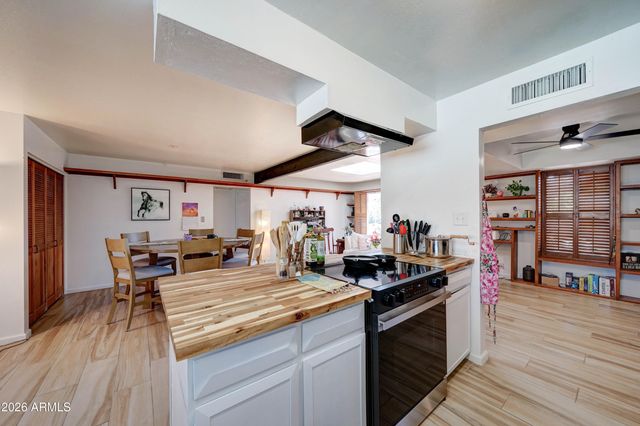 498 W GAIL Drive, Chandler, AZ 85225