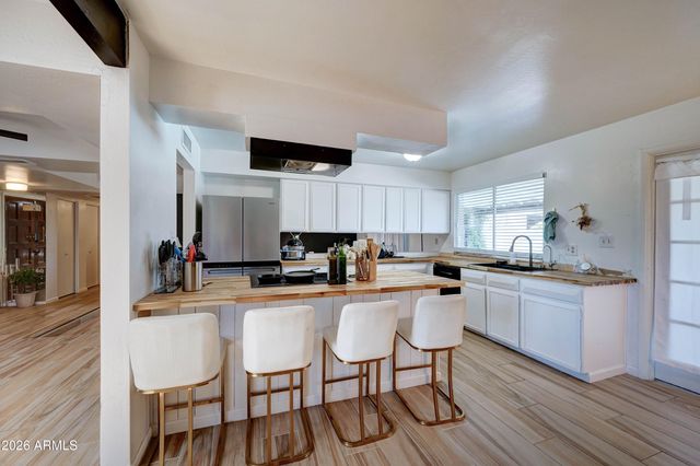 498 W GAIL Drive, Chandler, AZ 85225
