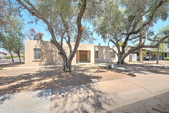498 W GAIL Drive, Chandler, AZ 85225
