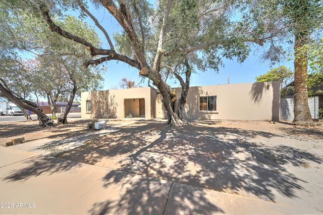 498 W GAIL Drive, Chandler, AZ 85225