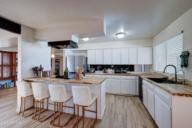 498 W GAIL Drive, Chandler, AZ 85225