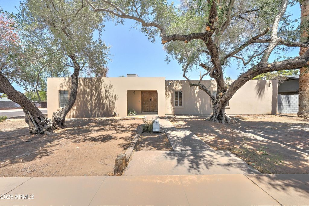 498 W GAIL Drive, Chandler, AZ 85225