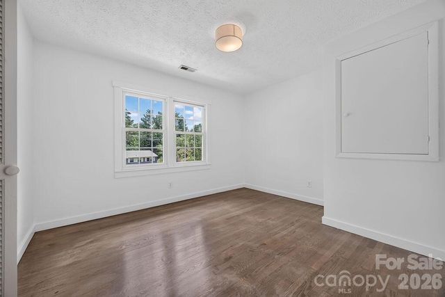 23 Clearbrook Road, Asheville, NC 28805