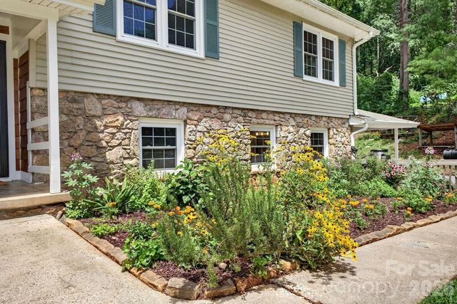 23 Clearbrook Road, Asheville, NC 28805
