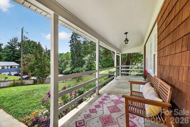 23 Clearbrook Road, Asheville, NC 28805