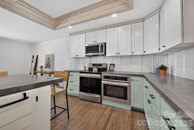 23 Clearbrook Road, Asheville, NC 28805