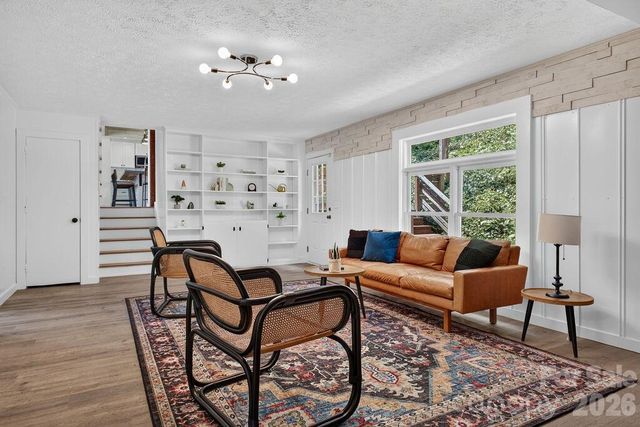 23 Clearbrook Road, Asheville, NC 28805