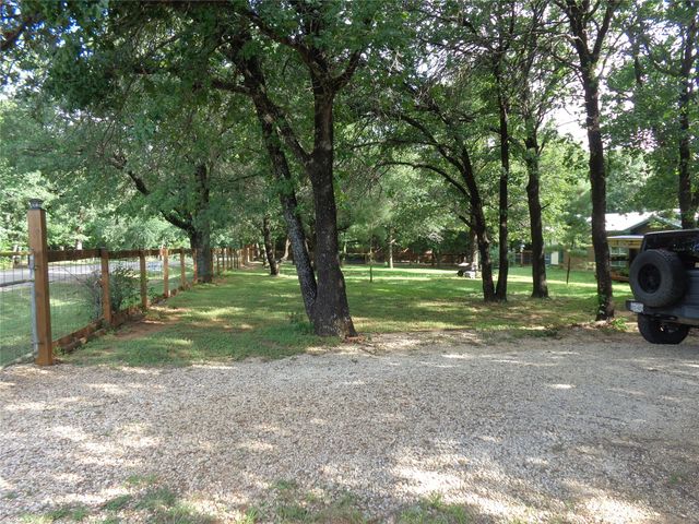 5525 Cedar Oaks Road, Grandview, TX 76050