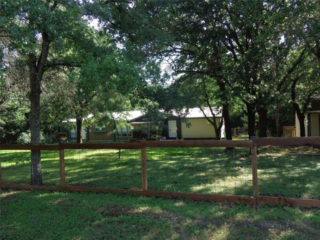 5525 Cedar Oaks Road, Grandview, TX 76050