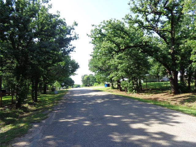 5525 Cedar Oaks Road, Grandview, TX 76050