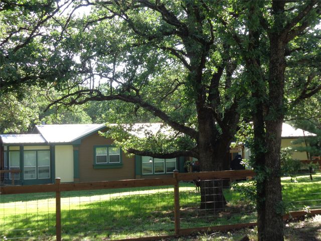 5525 Cedar Oaks Road, Grandview, TX 76050