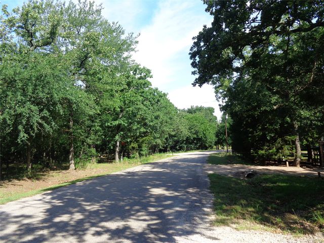 5525 Cedar Oaks Road, Grandview, TX 76050