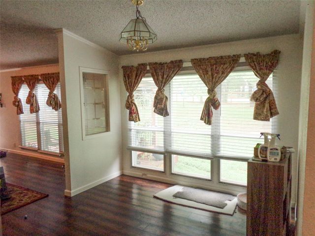 5525 Cedar Oaks Road, Grandview, TX 76050
