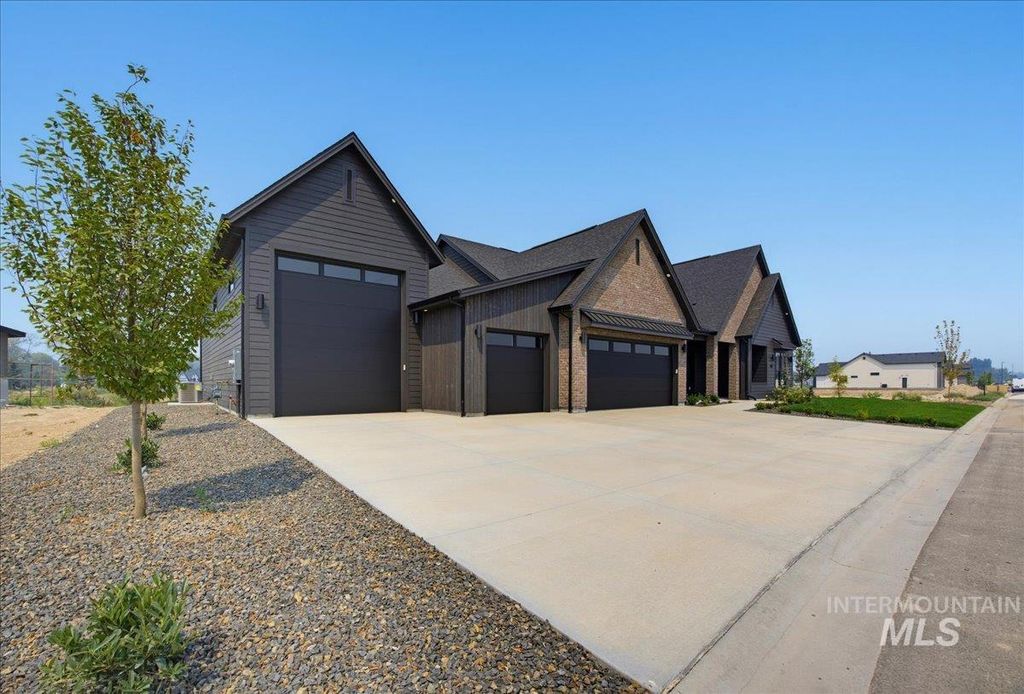 584 Founder Ave, Middleton, ID 83644 photo 2