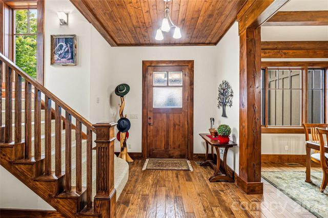 4862 Pinnacle Mountain Road, Zirconia, NC 28790