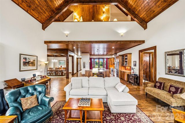 4862 Pinnacle Mountain Road, Zirconia, NC 28790