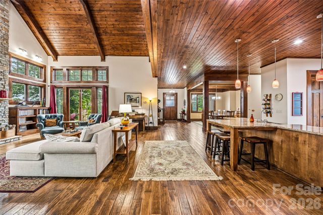 4862 Pinnacle Mountain Road, Zirconia, NC 28790