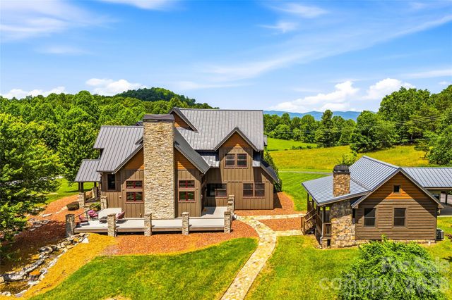 4862 Pinnacle Mountain Road, Zirconia, NC 28790