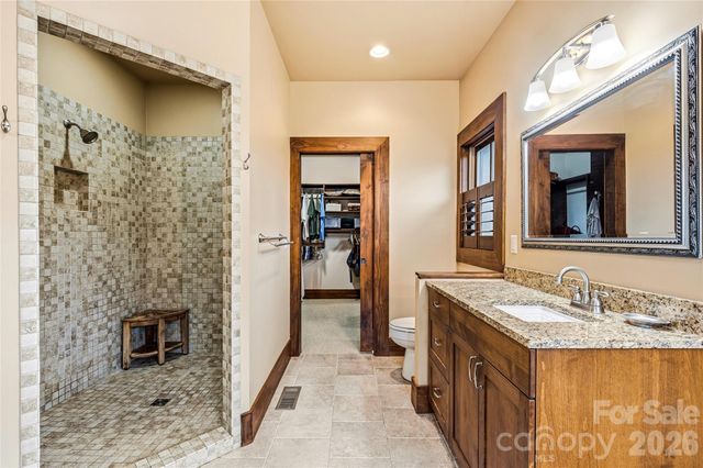 4862 Pinnacle Mountain Road, Zirconia, NC 28790
