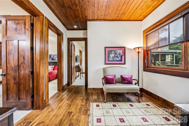 4862 Pinnacle Mountain Road, Zirconia, NC 28790