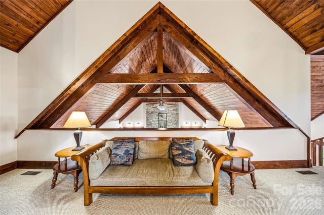 4862 Pinnacle Mountain Road, Zirconia, NC 28790