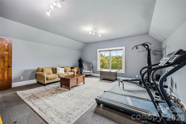 4862 Pinnacle Mountain Road, Zirconia, NC 28790
