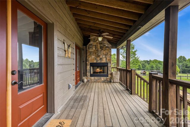 4862 Pinnacle Mountain Road, Zirconia, NC 28790