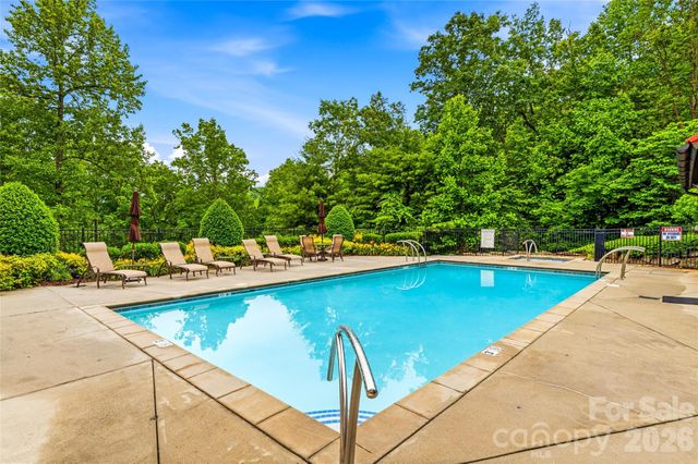 4862 Pinnacle Mountain Road, Zirconia, NC 28790