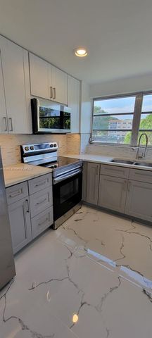 2301 NW 41st Ave 209, Lauderhill, FL 33313