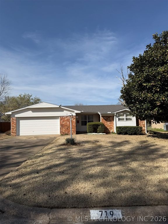 719 E Tennessee Avenue, Mcalester, OK 74501
