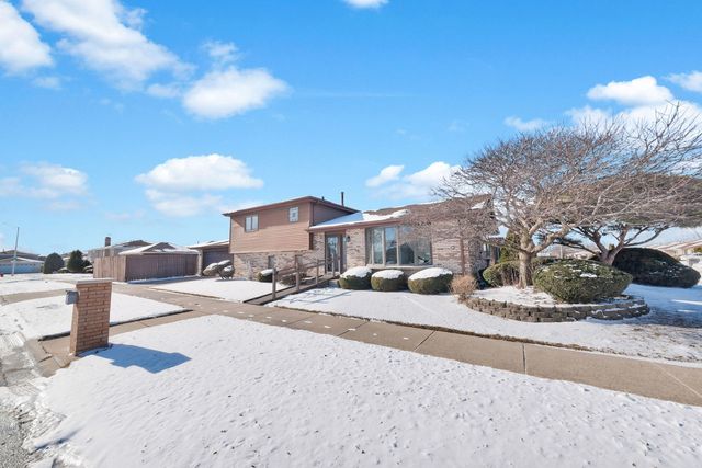 5841 W 75th Place, Burbank, IL 60459