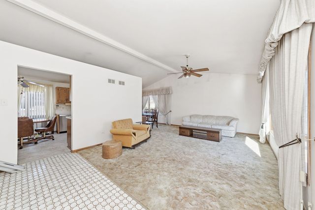 5841 W 75th Place, Burbank, IL 60459