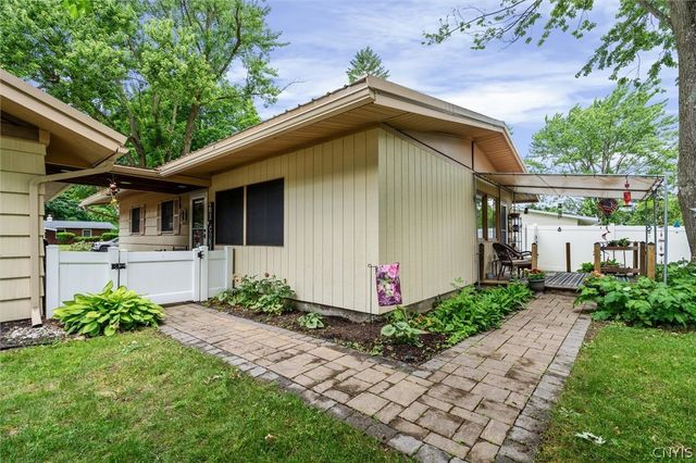 132 Barclay Road, Camillus, NY 13031