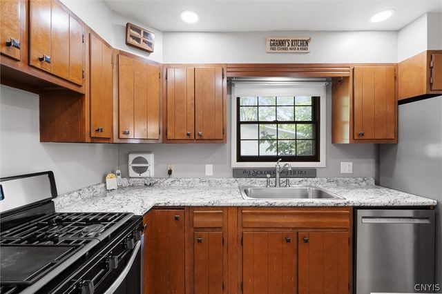 132 Barclay Road, Camillus, NY 13031