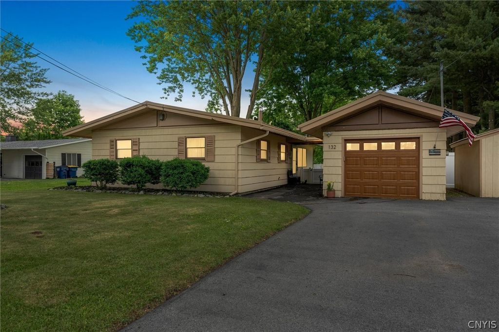 132 Barclay Road, Camillus, NY 13031