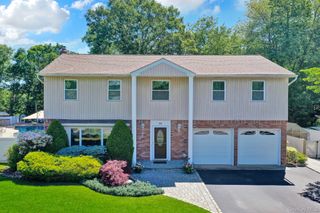 54 Sandy Hollow Drive, Smithtown, NY 11787