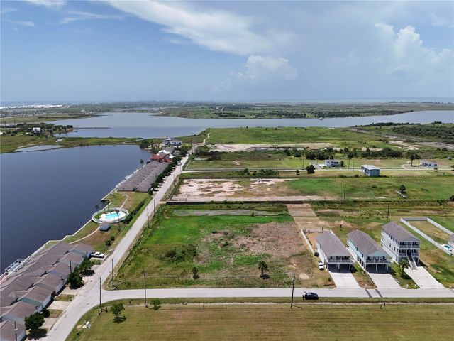 2449 103rd Street, Galveston, TX 77554