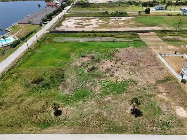2449 103rd Street, Galveston, TX 77554