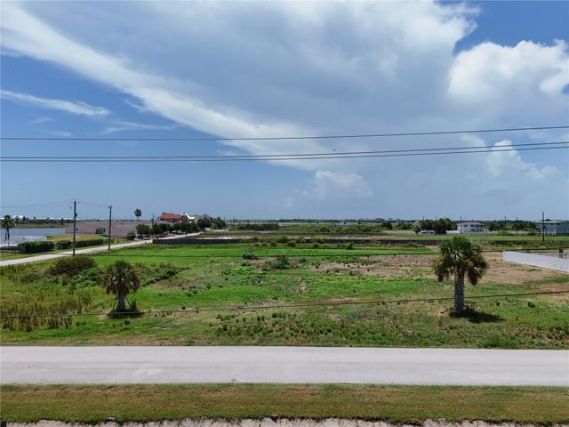 2449 103rd Street, Galveston, TX 77554