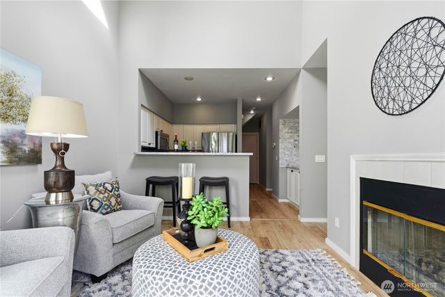 6649 SE Cougar Mountain Way, Bellevue, WA 98006