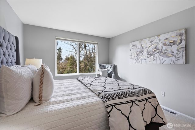 6649 SE Cougar Mountain Way, Bellevue, WA 98006