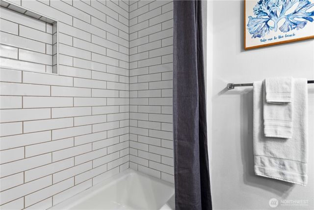 6649 SE Cougar Mountain Way, Bellevue, WA 98006