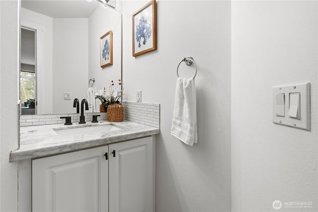 6649 SE Cougar Mountain Way, Bellevue, WA 98006