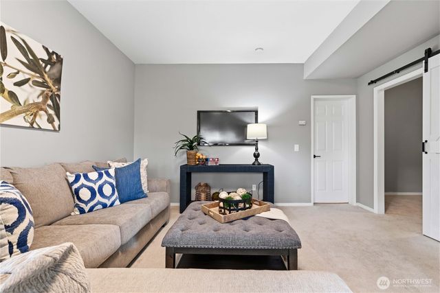 6649 SE Cougar Mountain Way, Bellevue, WA 98006