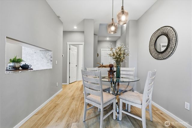 6649 SE Cougar Mountain Way, Bellevue, WA 98006