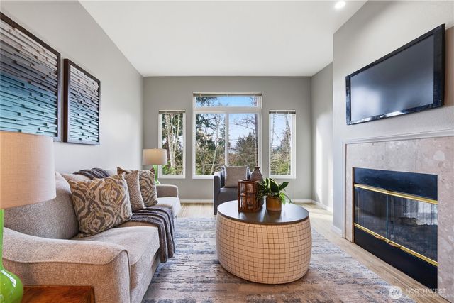 6649 SE Cougar Mountain Way, Bellevue, WA 98006