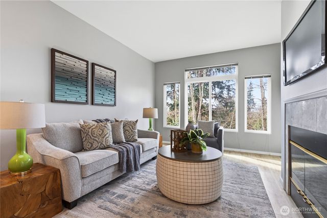 6649 SE Cougar Mountain Way, Bellevue, WA 98006