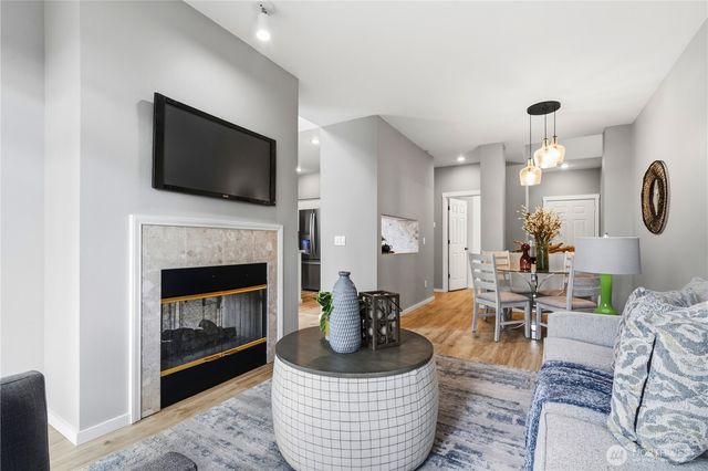 6649 SE Cougar Mountain Way, Bellevue, WA 98006